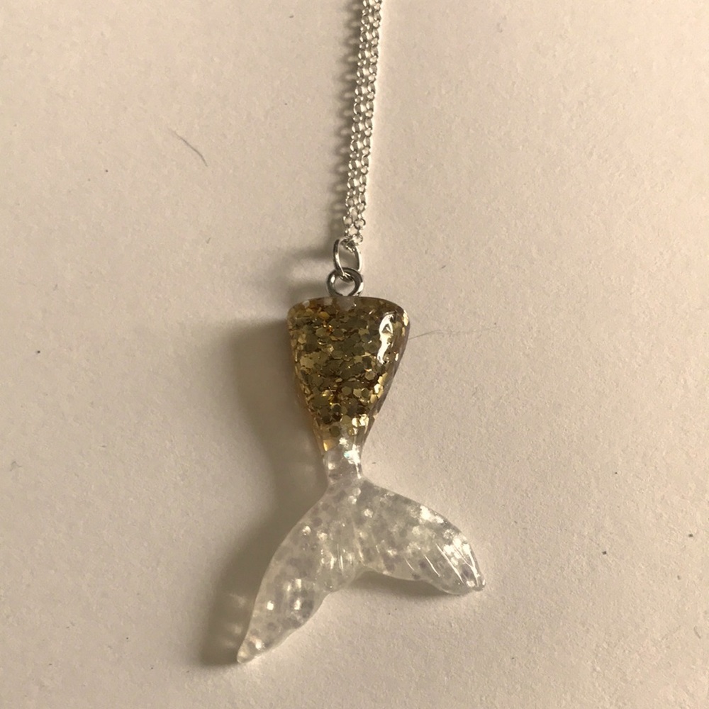 Necklace NWT Mermaid tail.